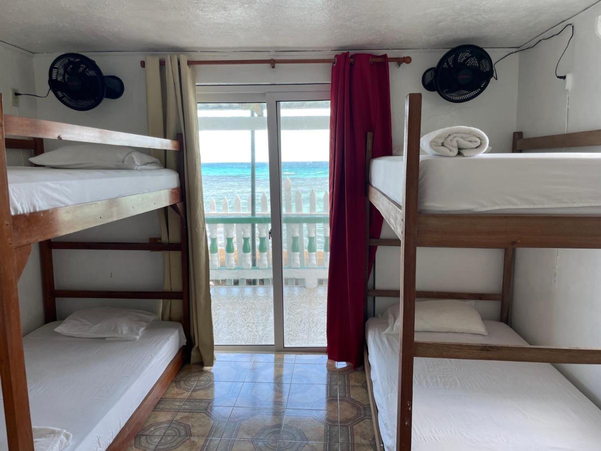 The Wave Hostel Corn Island Brig Bay Bagian luar foto