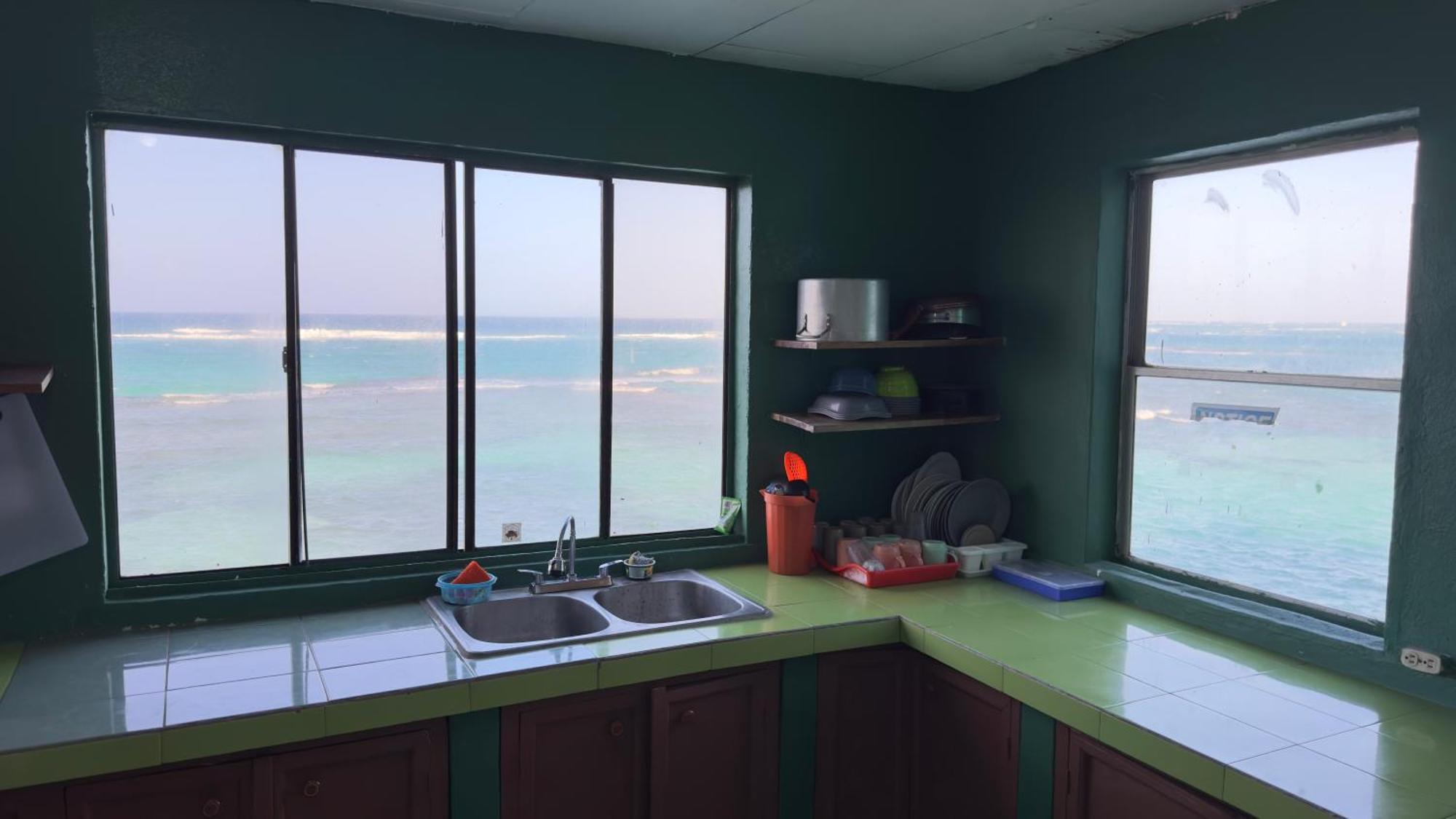 The Wave Hostel Corn Island Brig Bay Bagian luar foto