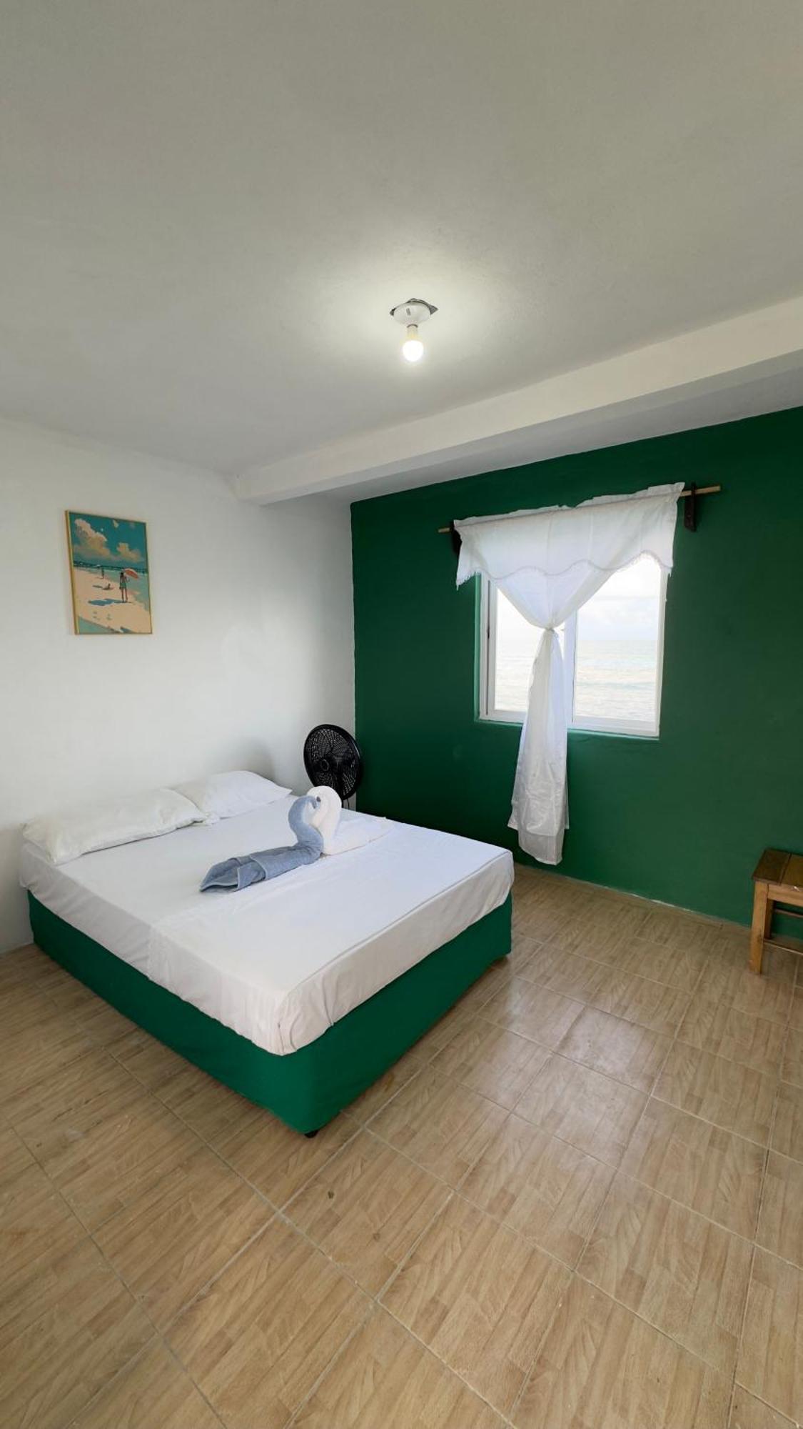 The Wave Hostel Corn Island Brig Bay Bagian luar foto